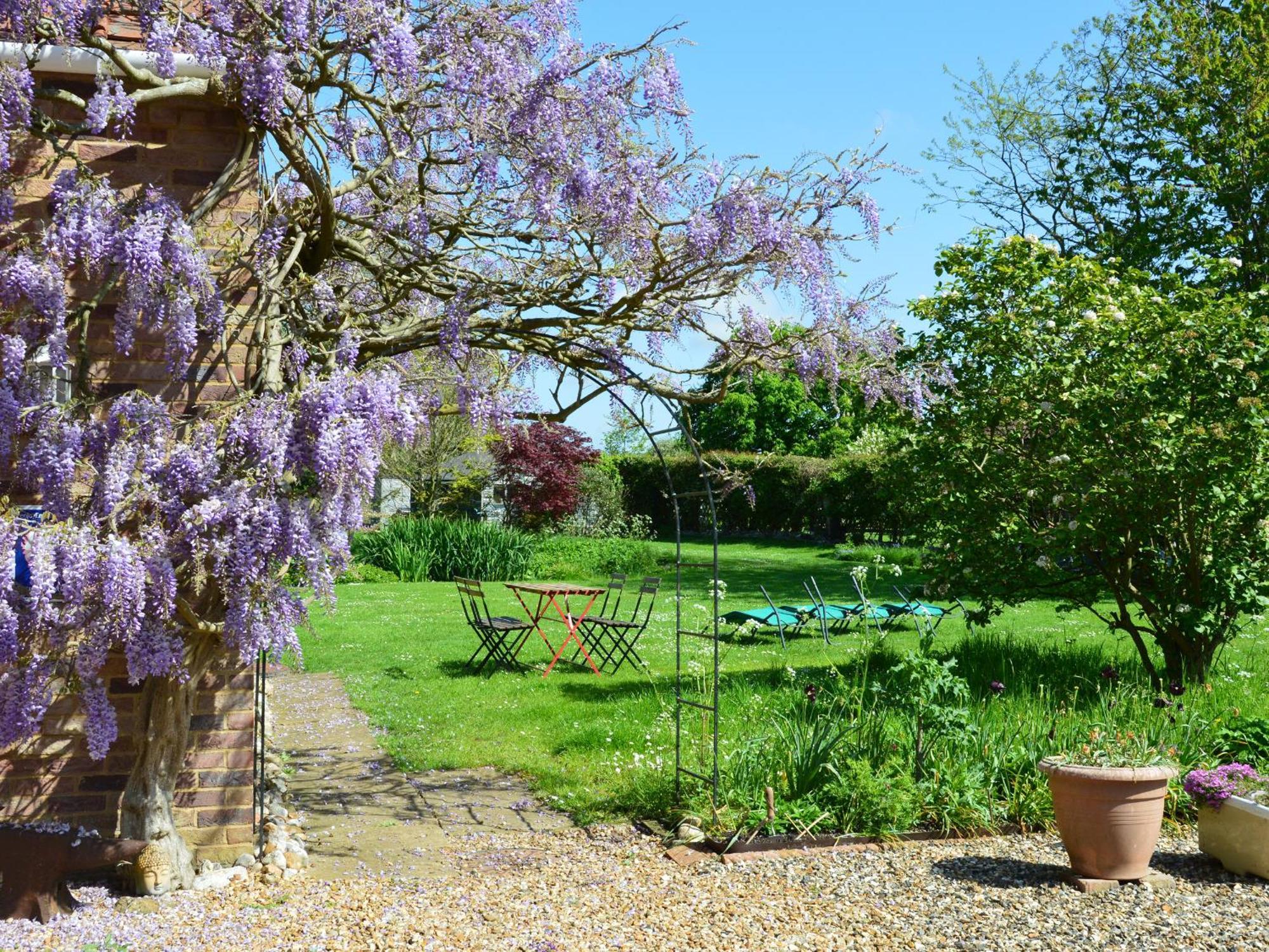 Wisteria Cottage Gayton  Exterior photo